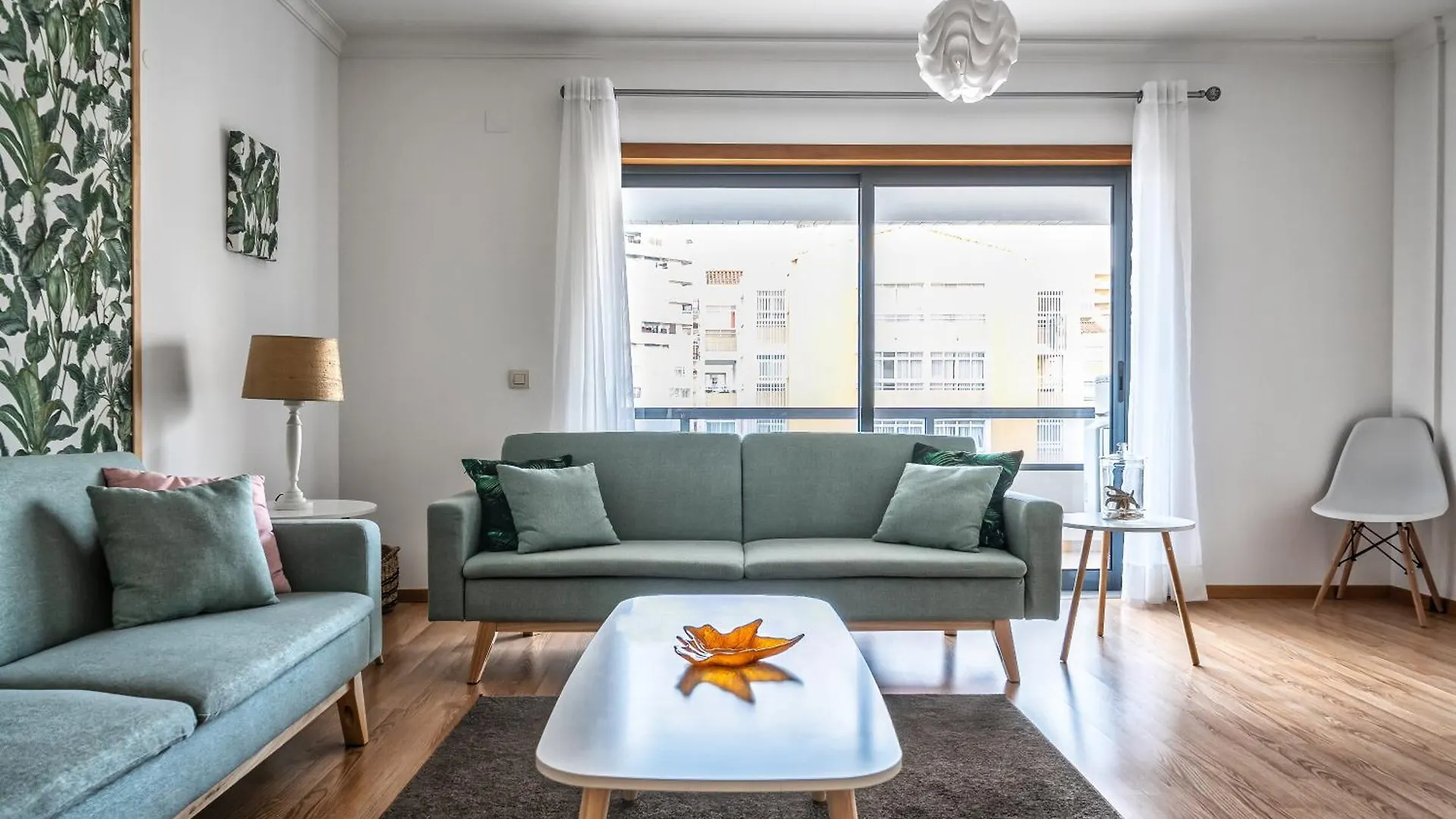 At15 Cosmopolitan 3 Bedroom, 2 Bathroom Apartment In Portimao